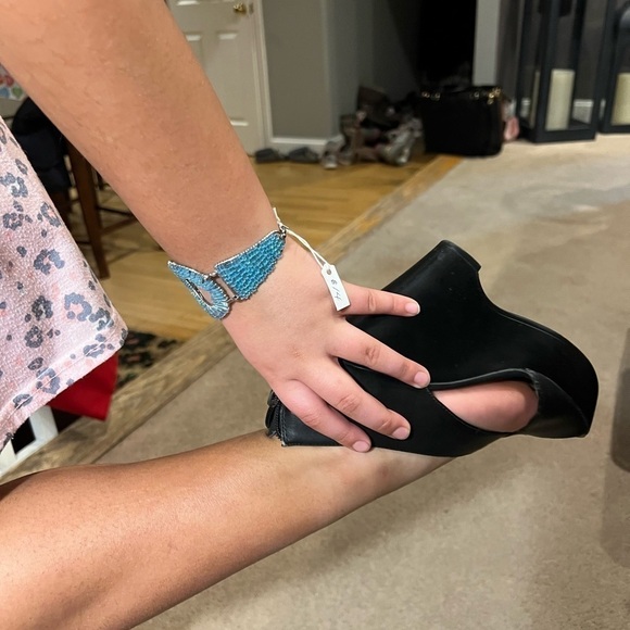 Sparkling blue custom made braclet - Picture 5 of 6